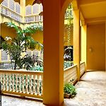 By Calamari Homes - El Porvenir 206 Walled City