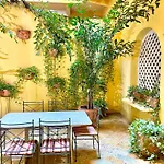 By Calamari Homes - El Porvenir 206 Walled City
