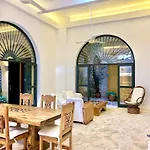 By Calamari Homes - El Porvenir 206 Walled City