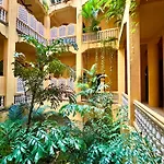 By Calamari Homes - El Porvenir 206 Walled City