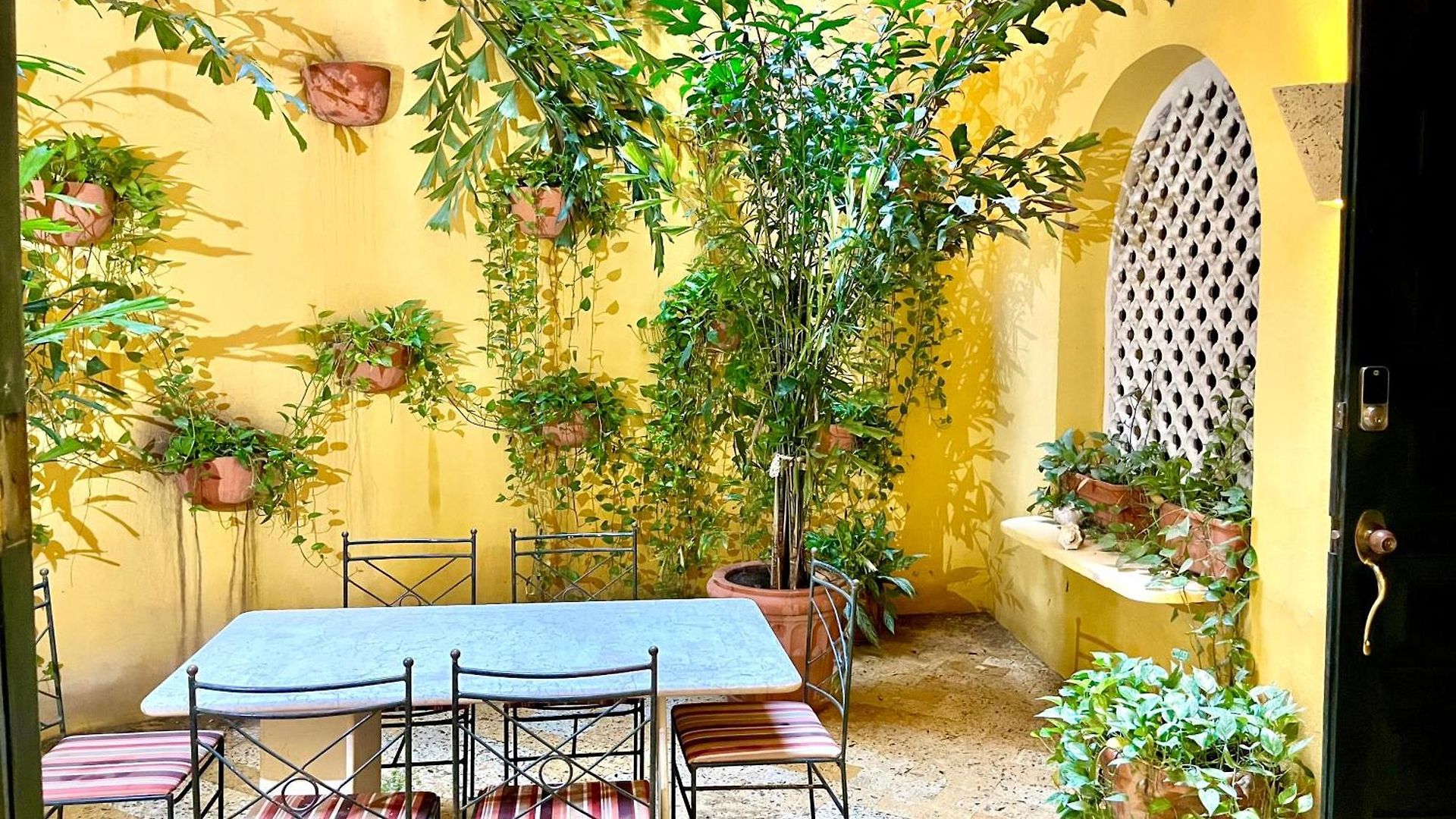 By Calamari Homes - El Porvenir 206 Walled * Cartagena
