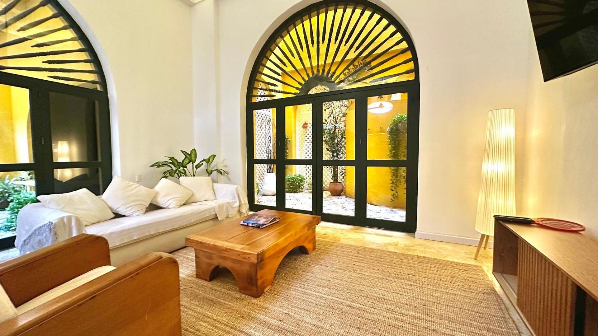 By Calamari Homes - El Porvenir 206 Walled Apartamento