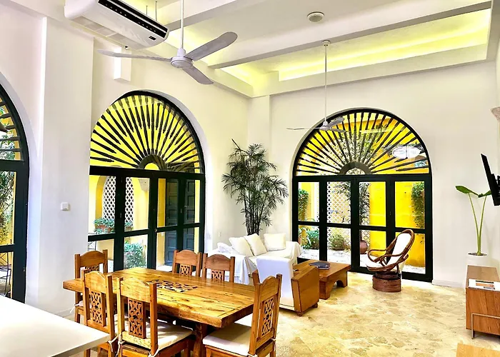 By Calamari Homes - El Porvenir 206 Walled City