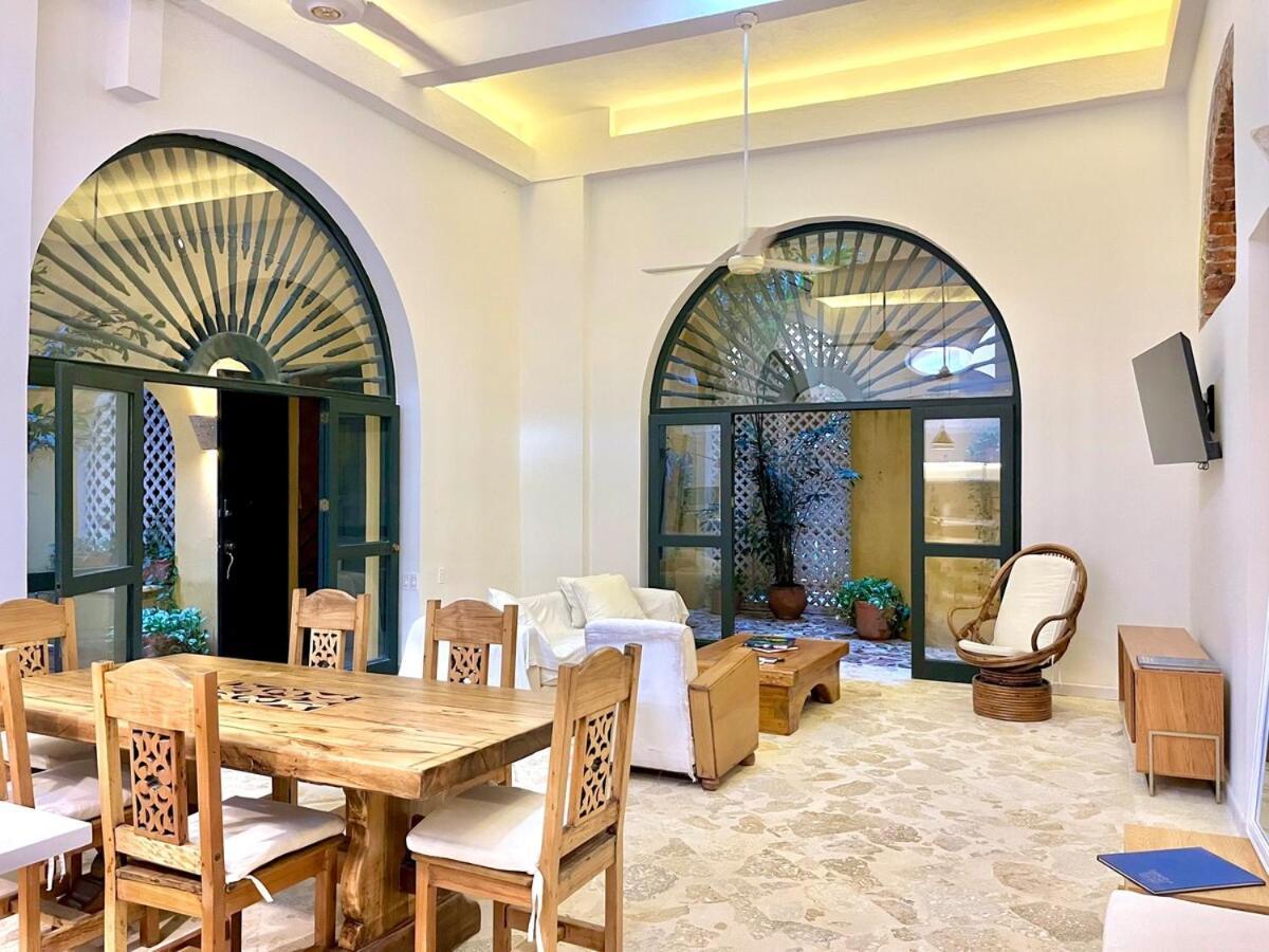 By Calamari Homes - El Porvenir 206 Walled Apartamento *